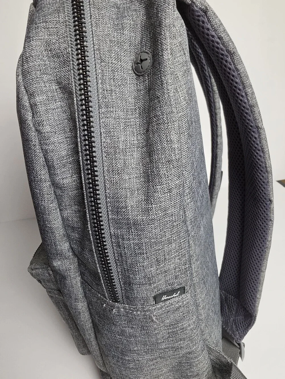 Herschel Supply Co. Classic 23.OL Raven Backpack Heathered Gray Laptop Notebook
